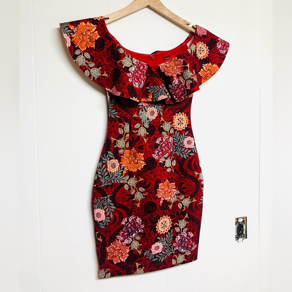 GUESS off the shoulder bold floral bodycon dress - Picture 3 of 8